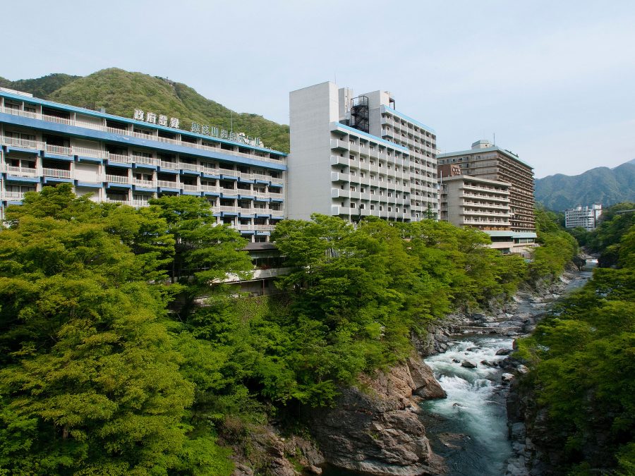 鬼怒川温泉ホテル全景a (1)