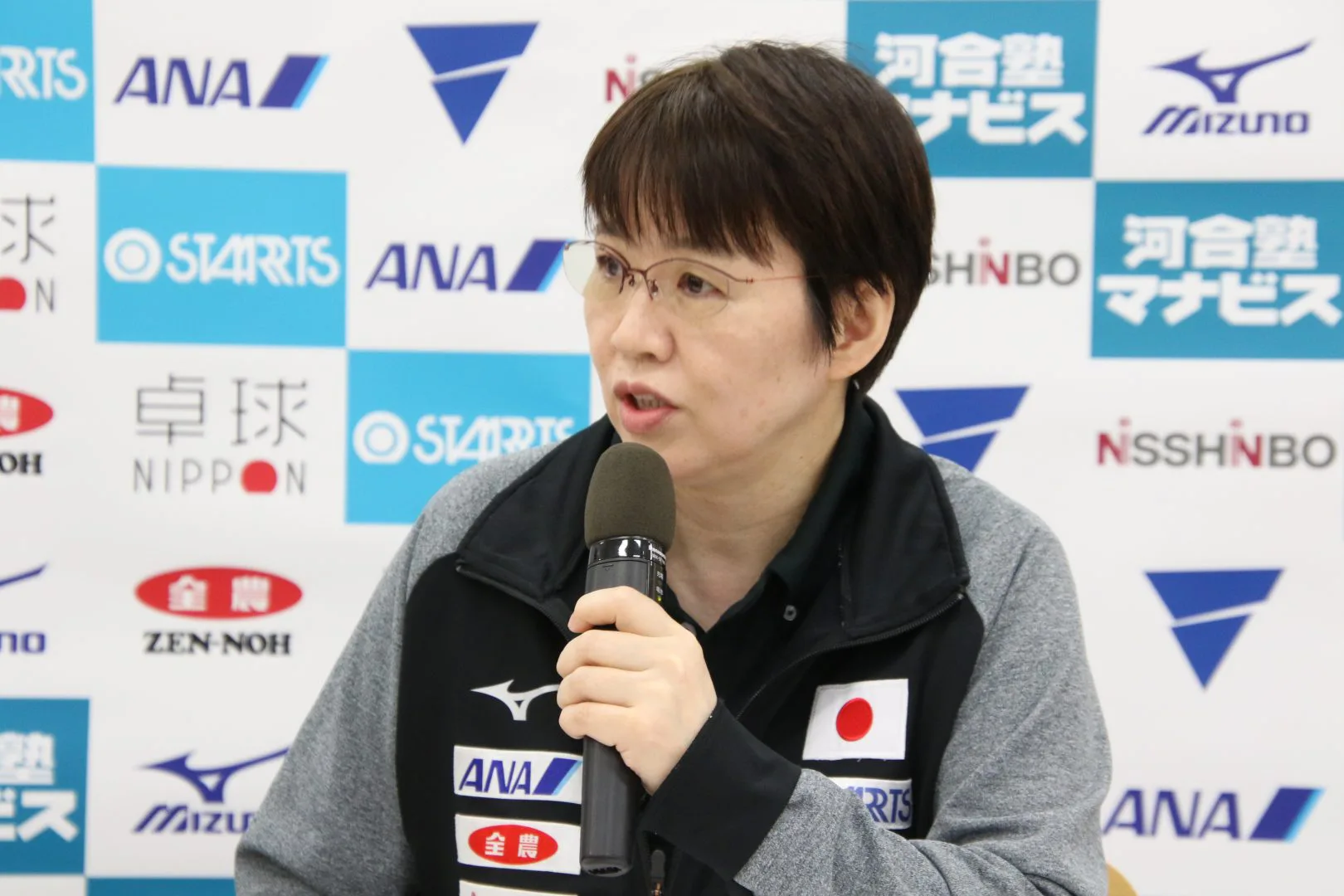卓球日本女子代表の監督は誰ですか？