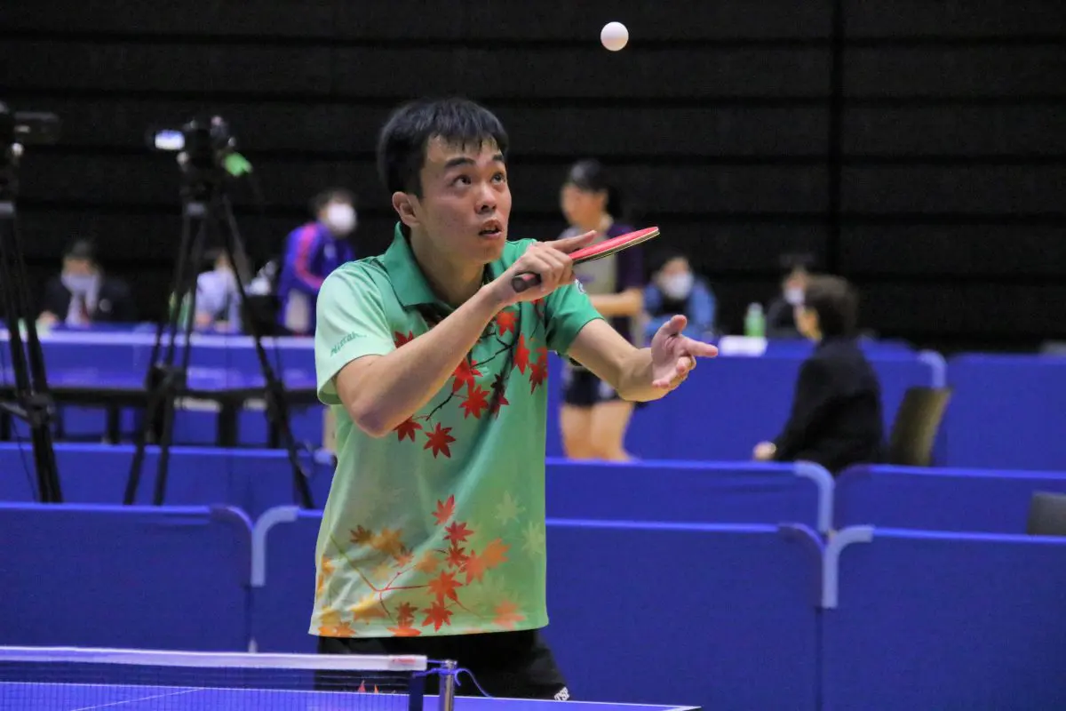 片上聡一朗 広島大学 の用具紹介 俺の卓球ギア 91 卓球メディア Rallys ラリーズ