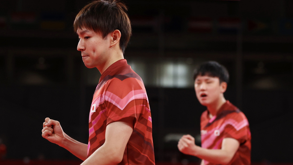 【五輪卓球】日本男子、勝負を懸けたオーダー 　丹羽孝希/張本智和ペアがまず貴重な1勝