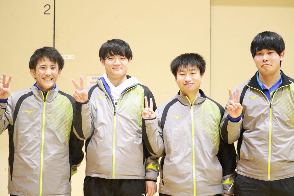 写真：男子団体優勝の朝日大学/提供：東海学生卓球連盟