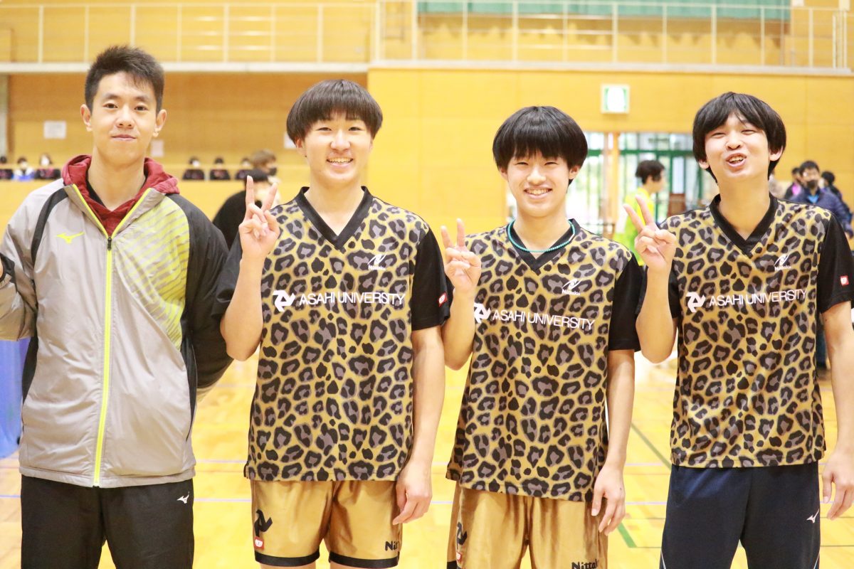 写真：男子団体3位の朝日大学C/提供：東海学生卓球連盟