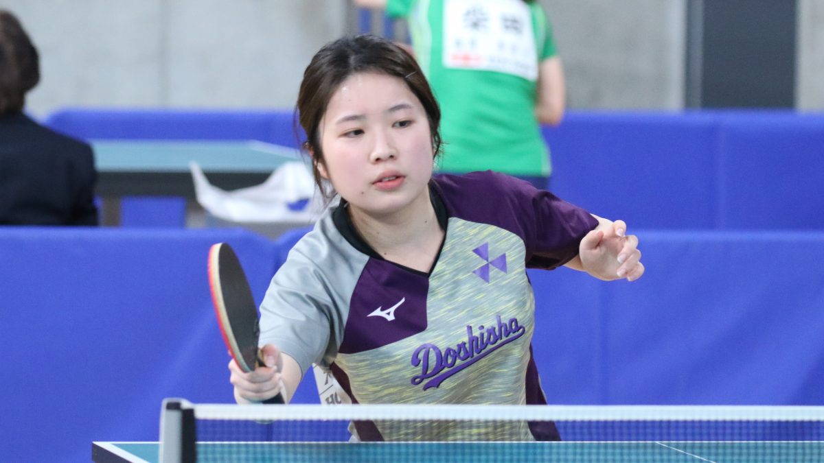 同志社大勢が躍動　本井が小塩に勝利　山本は出澤下す＜全日本卓球2022女子単3回戦①＞