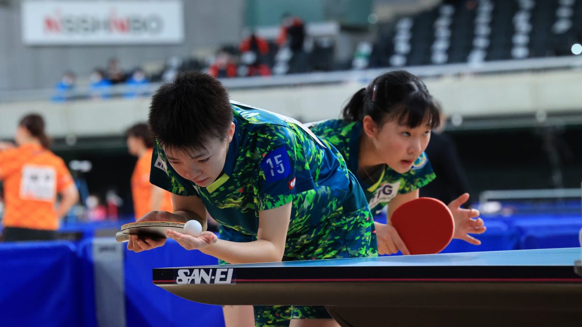 張本・小塩組、大学生ペアに勝利　カットダブルスも4回戦へ＜全日本卓球2022女子複3回戦＞