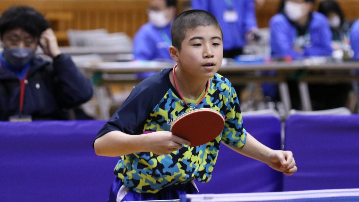 松徳学院中、長森中下して準々決勝進出　男子1位トーナメント1回戦①＜全国中学選抜卓球大会＞