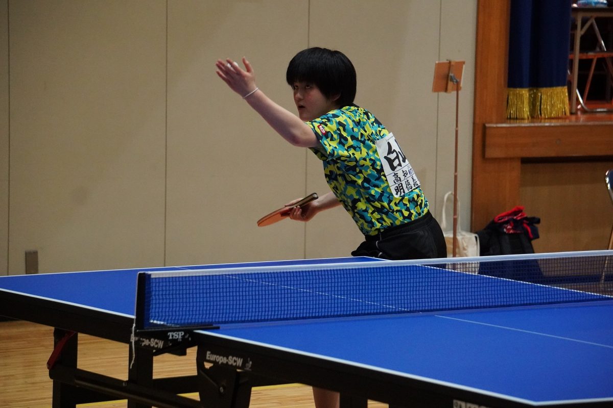 写真：日本卓球リーグ・高体連強化事業の試合の様子/提供：全国高体連卓球専門部