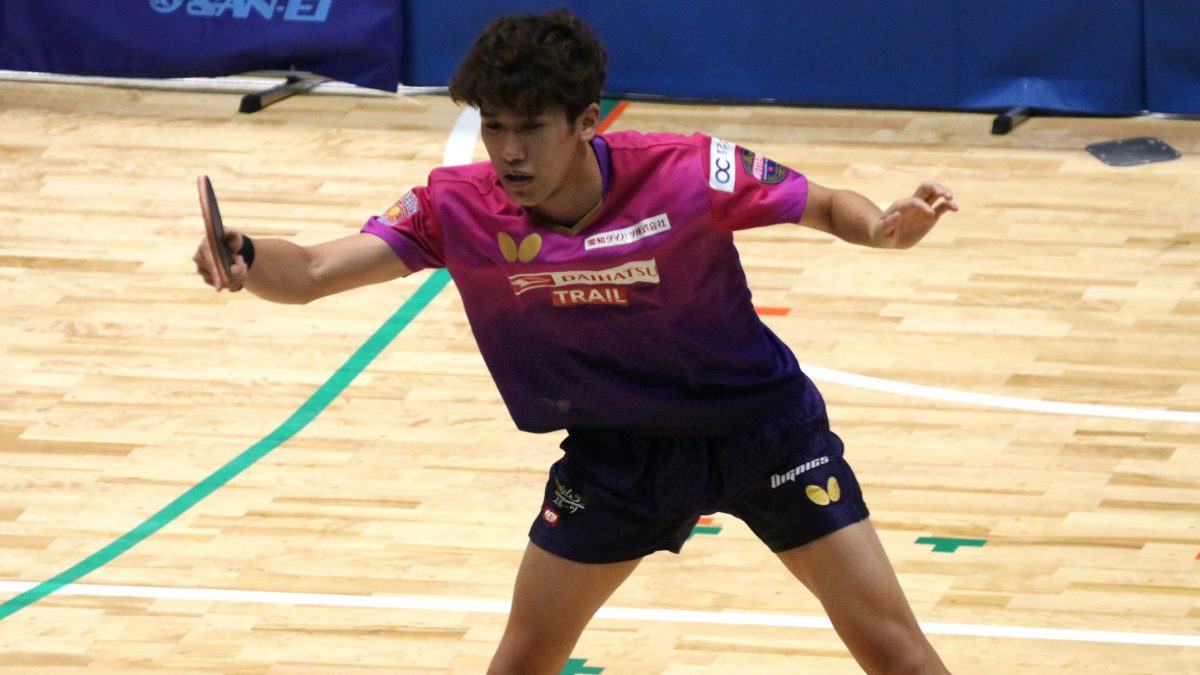 吉村真晴が初戦突破　2回戦でチームメイトと激突　男子シングルス1回戦②＜卓球・2022 全農CUP TOP32 福岡大会＞