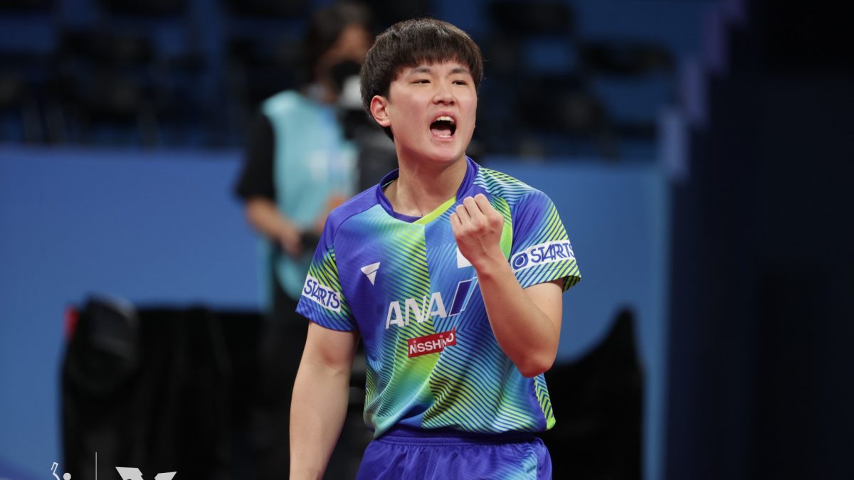 張本智和が香港のエースに完封勝利　男子日本代表がグループ首位に浮上＜世界卓球選手権2022＞