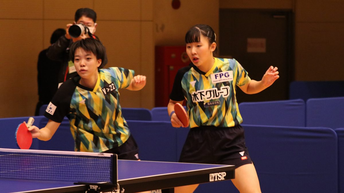 第1シードの張本美和/小塩悠菜、ベスト4へ　女子複準々決勝＜卓球・全日本カデット2022＞