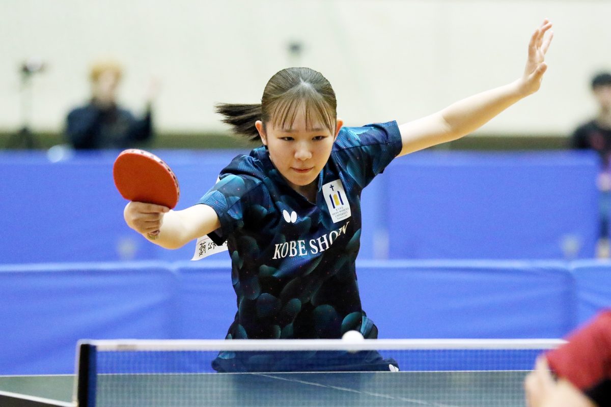 写真：佐藤清乃（神戸松蔭女子学院大）/提供：関西学生卓球連盟／馬渡卓也・能津桂