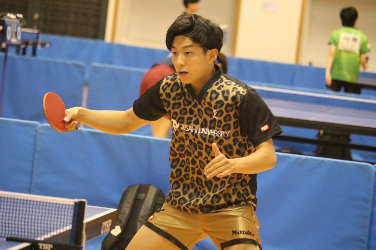 写真：梅村友樹（朝日大）/提供：東海学生卓球連盟