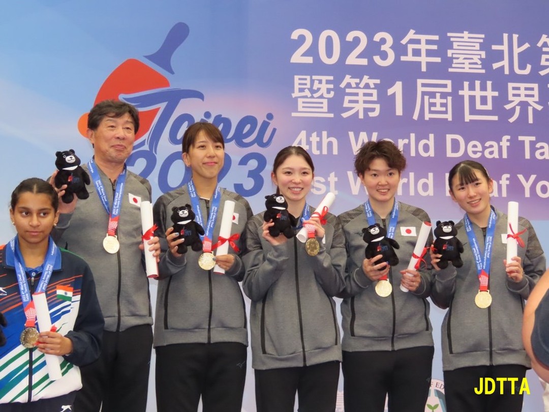 写真：優勝した日本代表女子/提供：一般社団法人 日本ろうあ者卓球協会