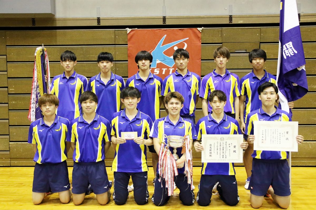 写真：関西学院大学/提供：関西学生卓球連盟／馬渡卓也・能津桂
