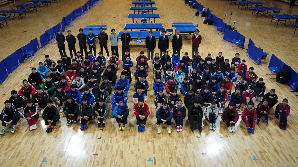 写真：参加選手集合写真/提供：全国高体連卓球専門部