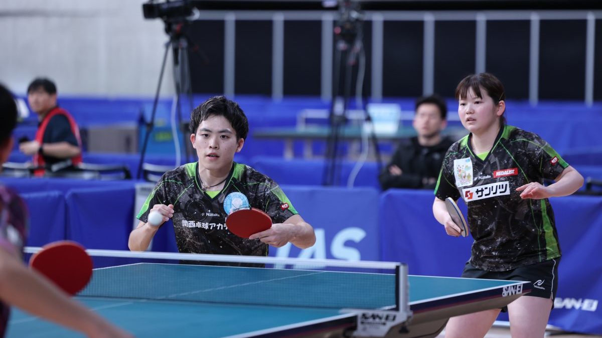 写真：坂根翔大（関西卓球アカデミー）/塩見真希（サンリツ）/撮影：ラリーズ編集部