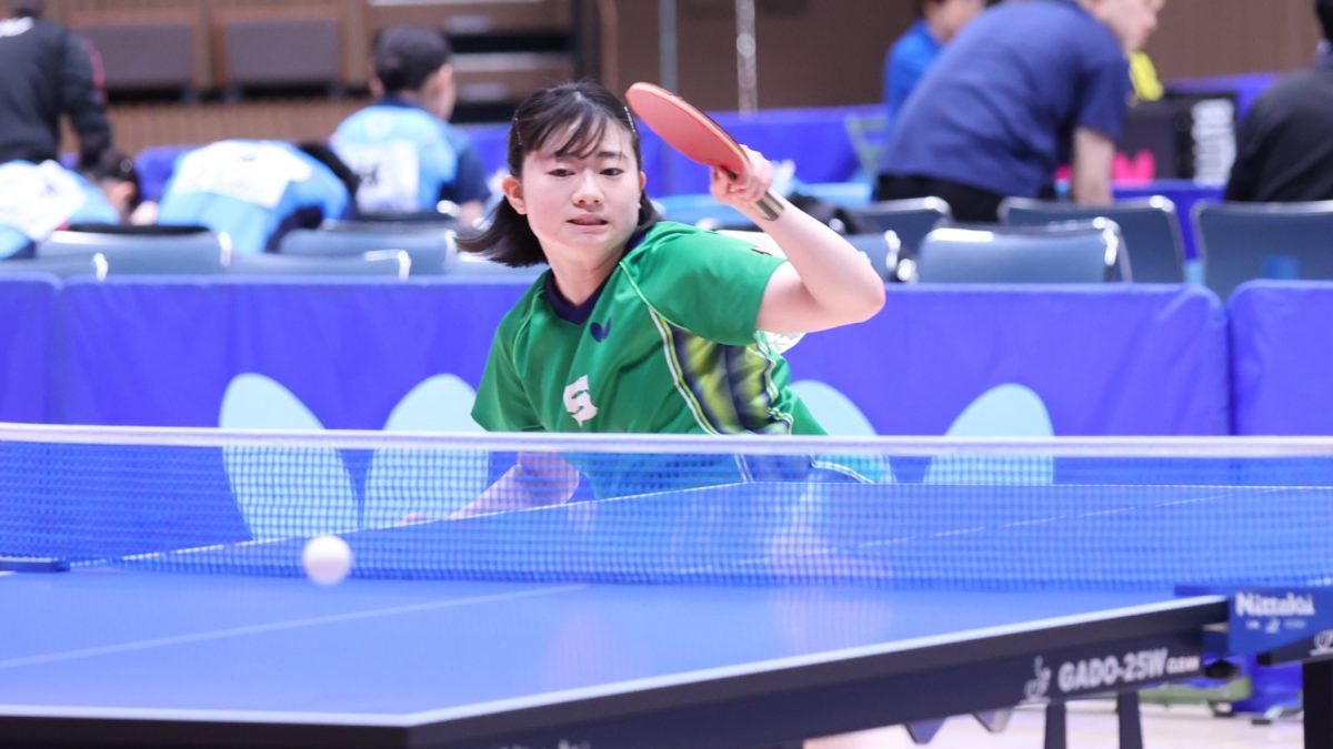 ルーキー・首藤成美が単複2勝　専修大学が中央大学との全勝対決制す＜2024年春季関東学生卓球リーグ4日目・女子1部＞