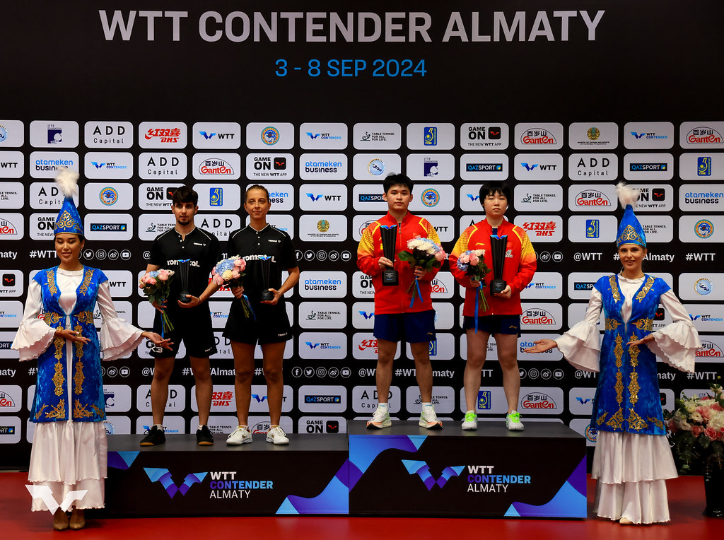 写真：混合ダブルス表彰式/提供：WTT