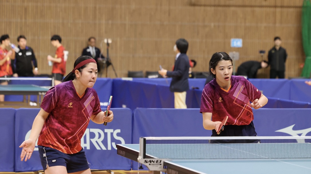 山陽学園高・面手凛/樋口美空ペア、実業団ペアにフルゲームの末勝利＜全日本卓球2025・女子複2回戦②＞