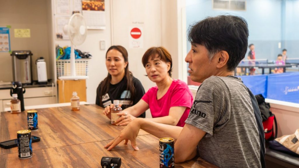 写真：小園江慶一郎さん（手前）、松下智子さん（中央）、竹谷陽子さん/撮影：本藤