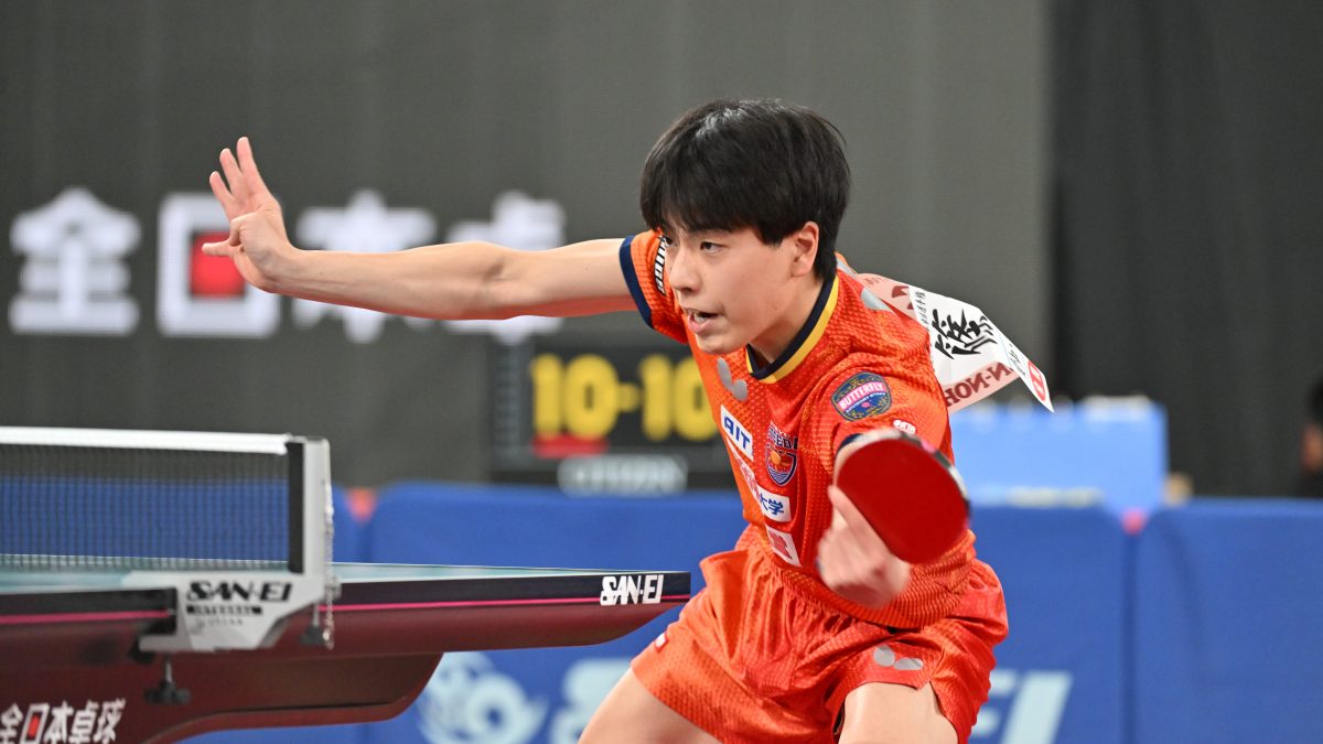 篠塚大登、中高大の同級生対決制す　決勝は松島輝空vs篠塚大登の左腕対決＜全日本卓球2025＞