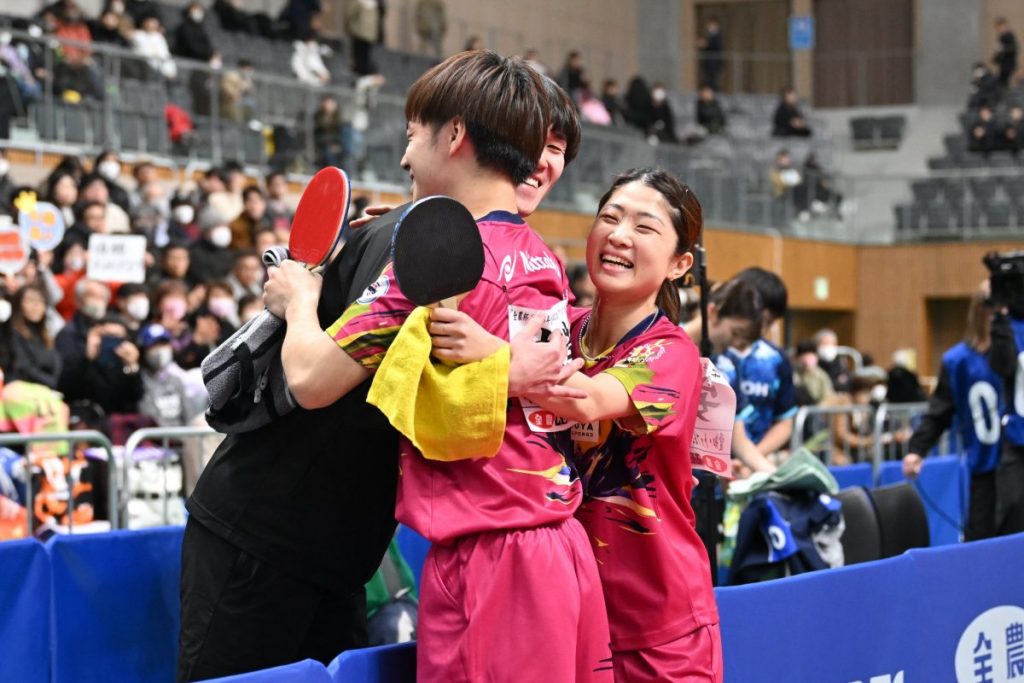 写真：木造勇人（関西卓球アカデミー）/安藤みなみ（トップおとめピンポンズ名古屋）/撮影：ラリーズ編集部