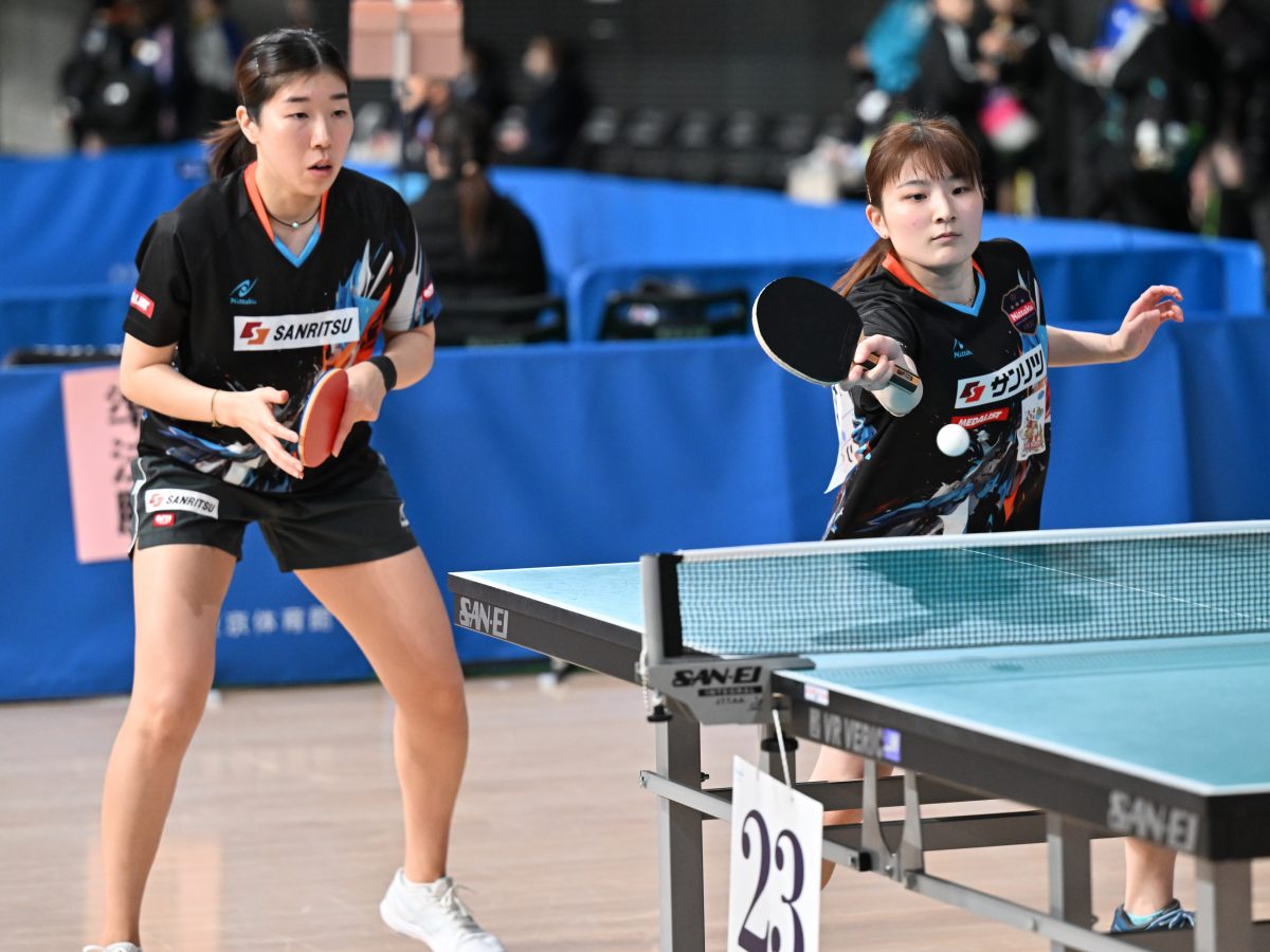 写真：永尾尭子/三村優果（サンリツ）ペア/撮影：ラリーズ編集部