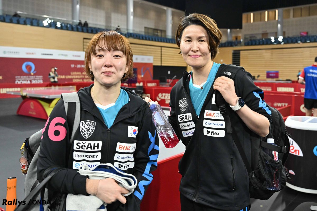 写真：敗戦後、涙する中記念撮影をお願いすると「撮影はいいんですけど、ちょっと待ってください。涙が止まらなくて」と語った/撮影：ラリーズ編集部