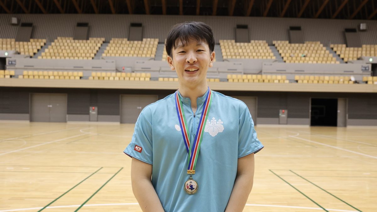 「挑戦者の気持ちでぶつかれた」　筑波大・鈴木、最後の関東学生でV＜関東学生卓球選手権2025・男子単＞