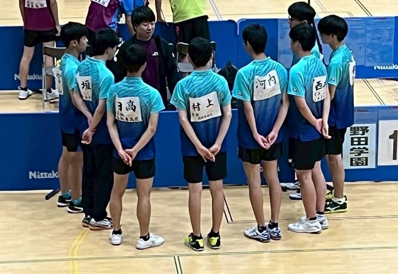 写真：団体戦での集合/提供：鳥取東高校