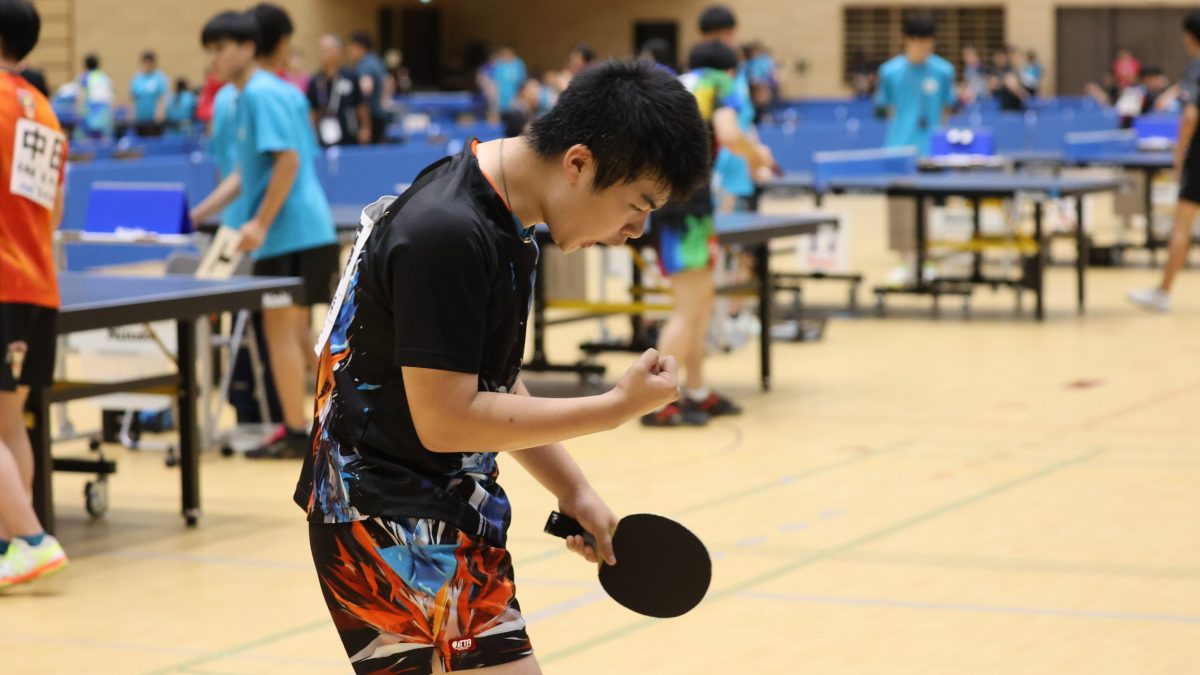 星槎横浜・伊藤佑太、0-2から3ゲーム連取で4回戦へ＜卓球・インターハイ2025/男子シングルス3回戦＞