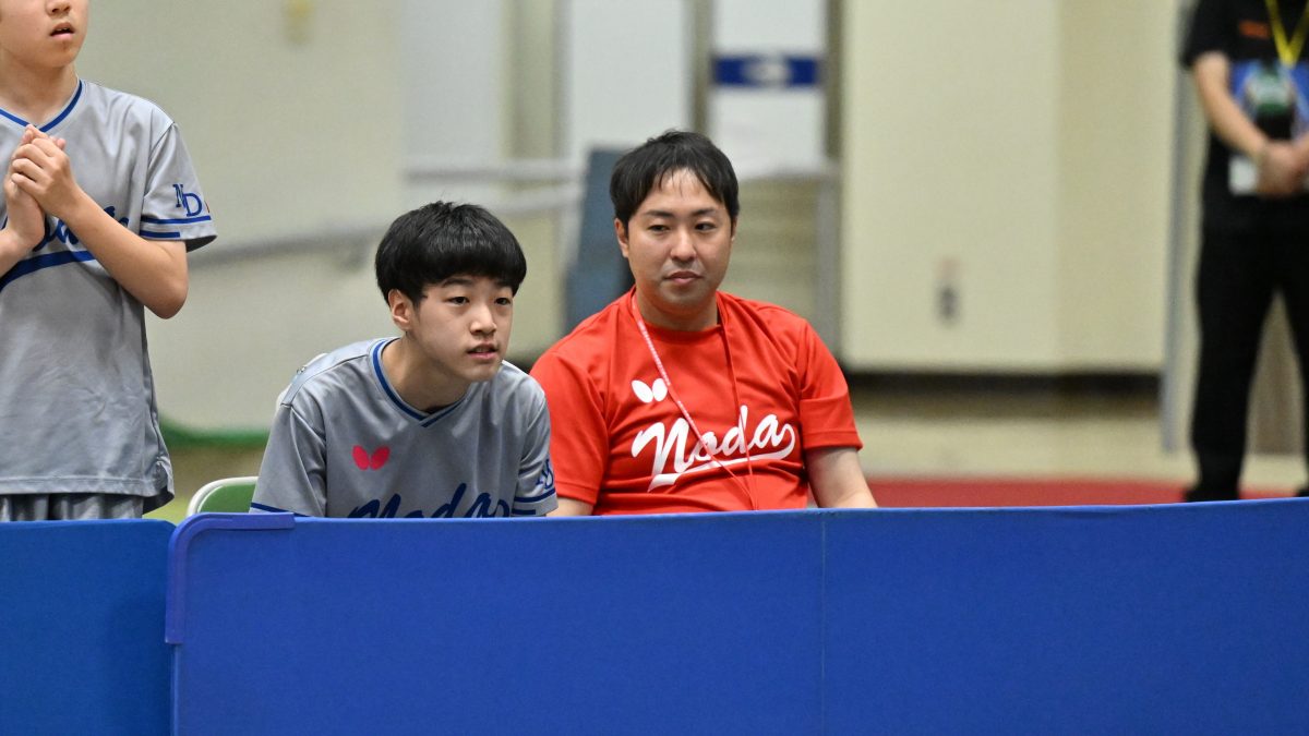 3年ぶりVに導いた野田学園・中川智之監督「3年生が期待に応えてくれた」＜第56回全国中学校卓球大会＞