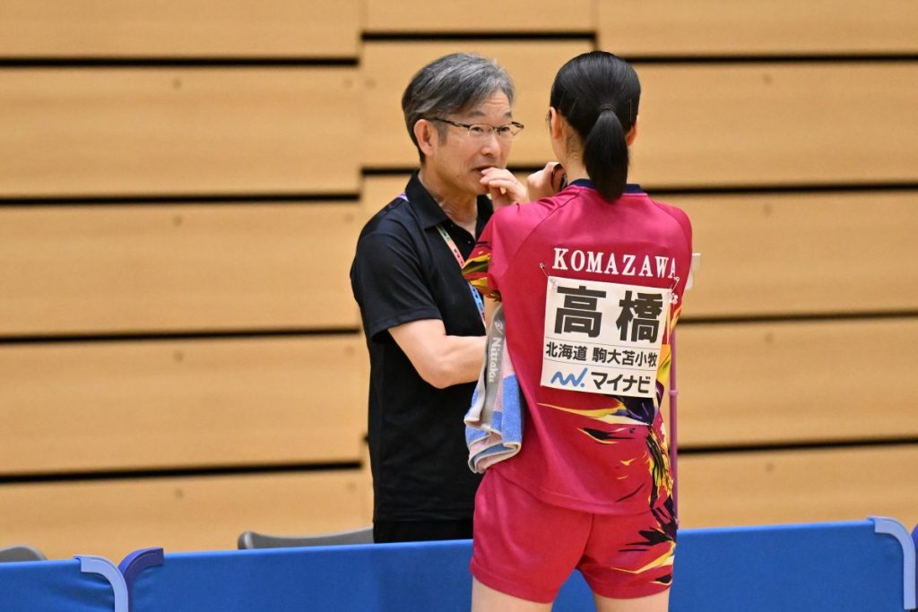 写真：大橋宏朗監督（駒大苫小牧）/撮影：ラリーズ編集部