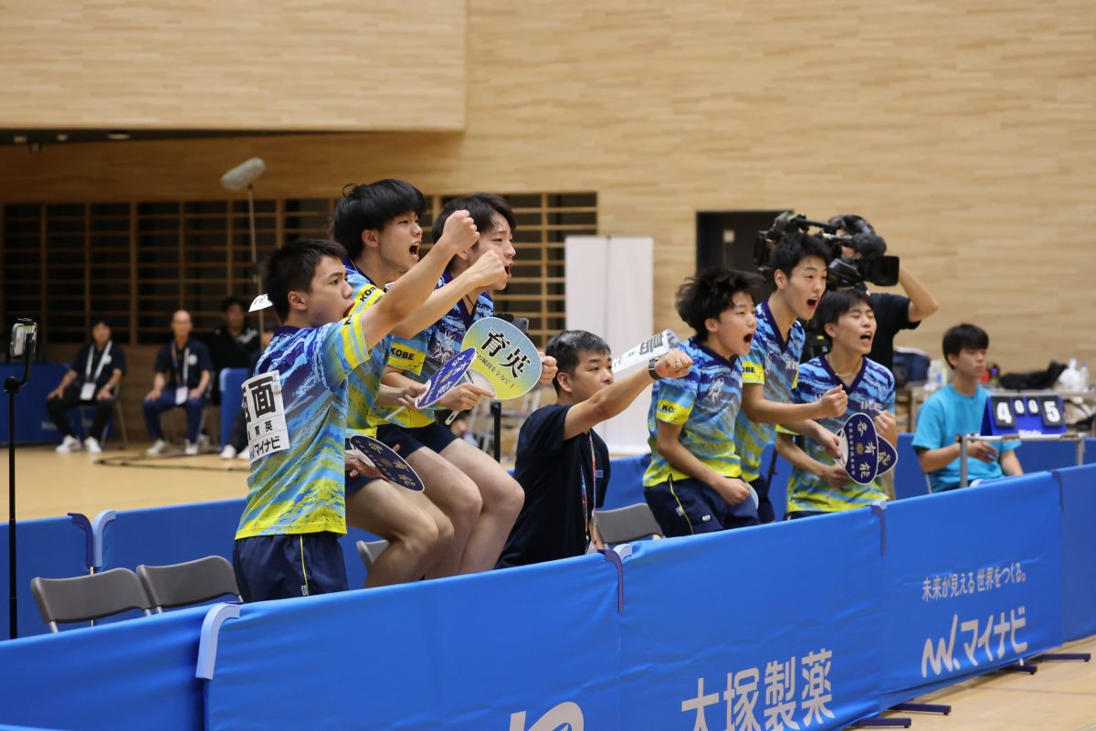 写真：育英ベンチ/撮影：ラリーズ編集部