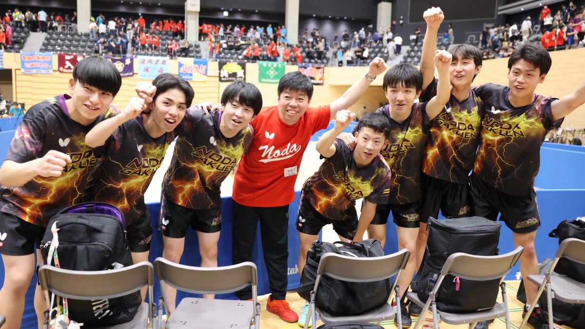 野田学園が悲願のインハイ初優勝　1年生3人で3勝あげる＜卓球・インターハイ2025/男子学校対抗決勝＞