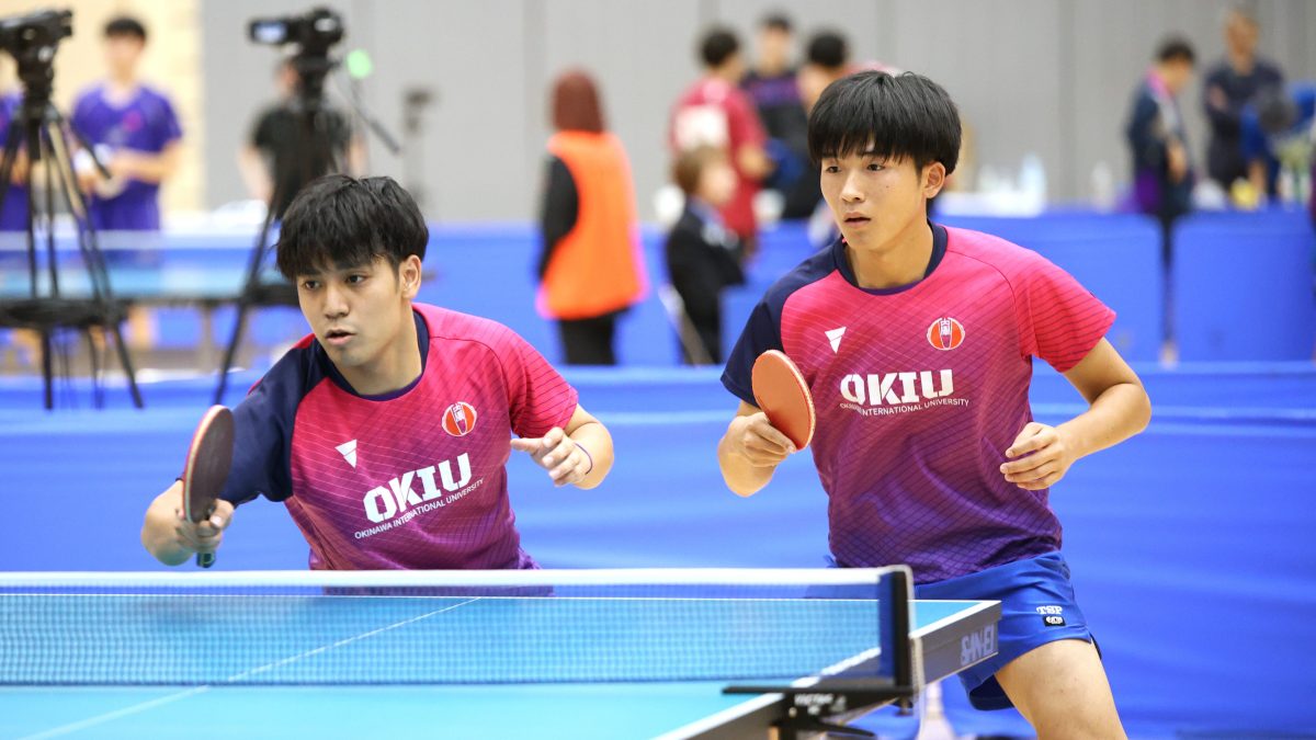 沖縄国際大・野原勝太/竹内史琉ペア、明治大ペアをフルゲームで下す＜卓球・全日学2025/男子ダブルス1回戦②＞
