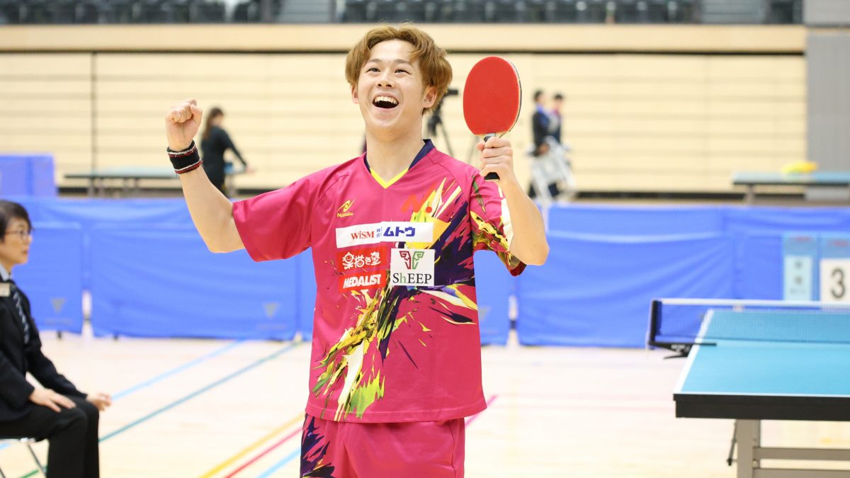 日本大・伊藤礼博、愛知工業大・谷垣佑真に逆転勝利で4強入り＜卓球・全日学2025/男子シングルス準々決勝＞