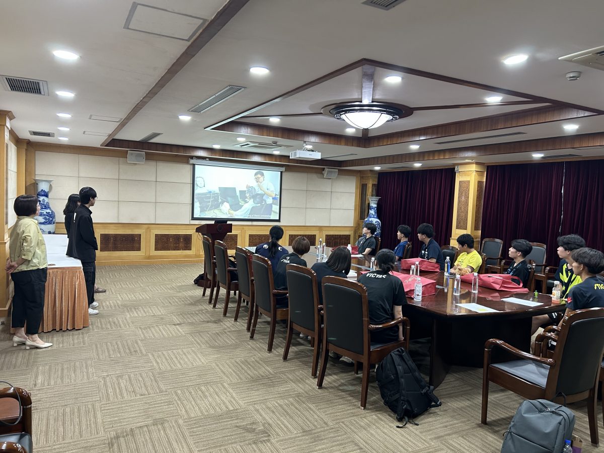 写真：研修の様子/提供：札幌大学