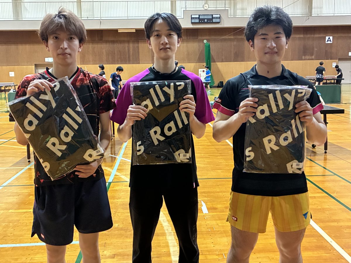 写真：3球目ツッツキ/撮影：ラリーズ編集部