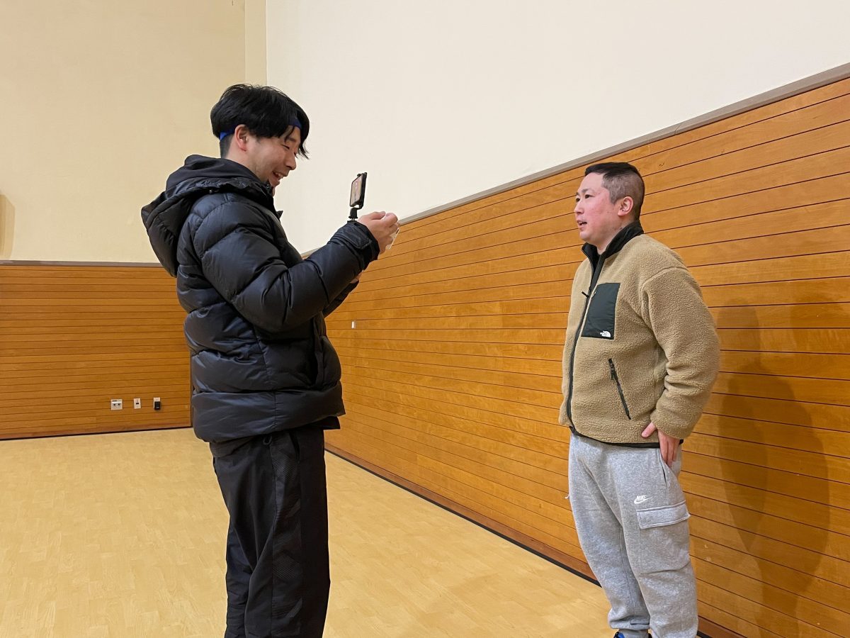 写真：インタビューに答えるめしだ会長/撮影：ラリーズ編集部