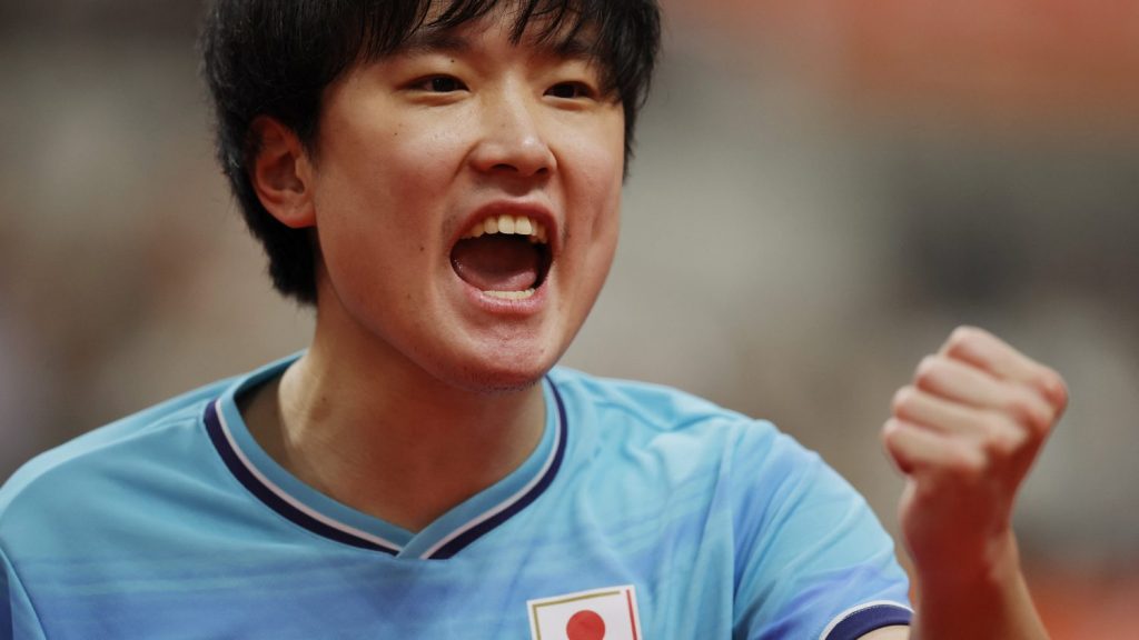 張本智和、第2ゲーム落とすも中国若手に競り勝ち エースの一勝で日本が